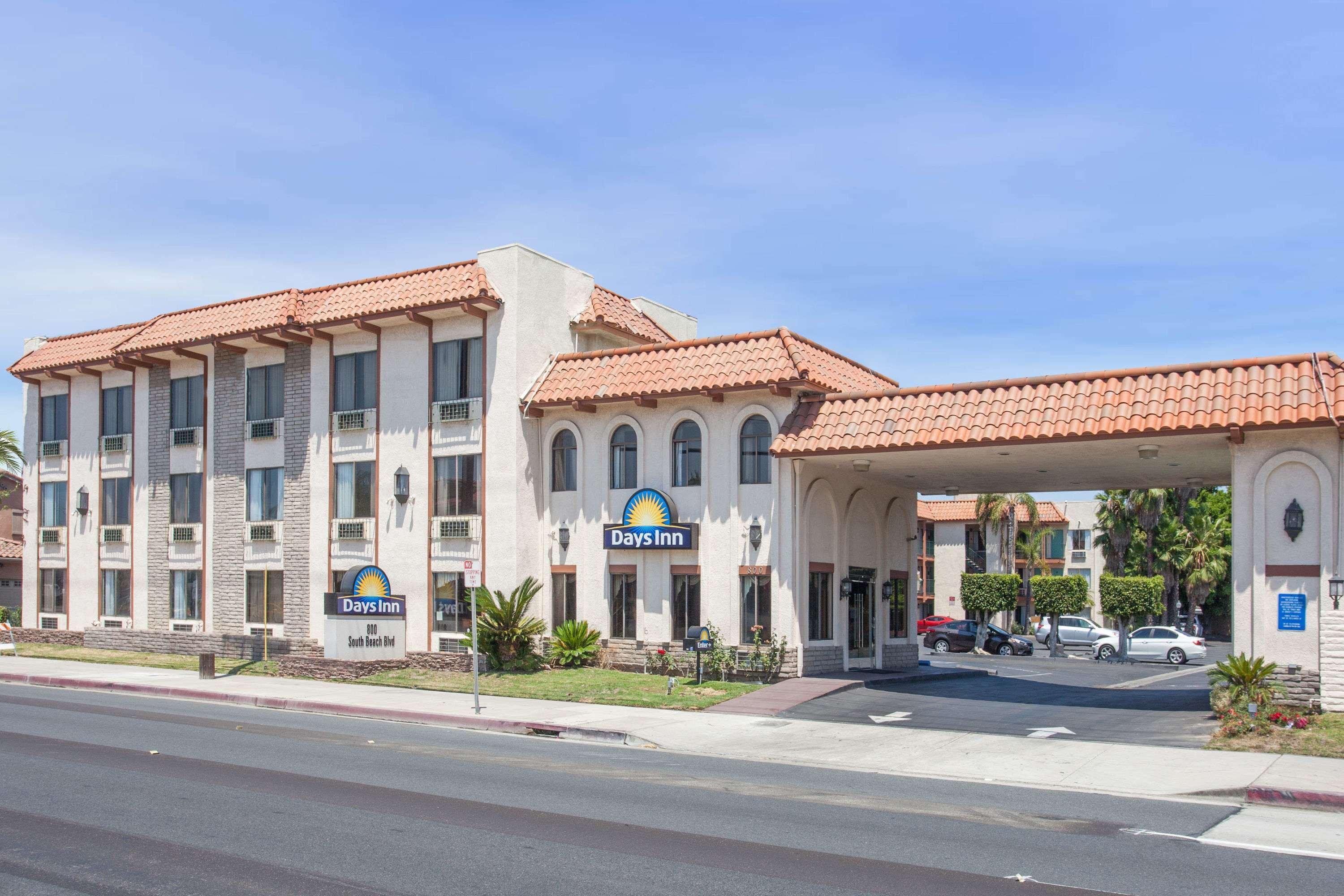Days Inn By Wyndham Anaheim Near The Park Dış mekan fotoğraf