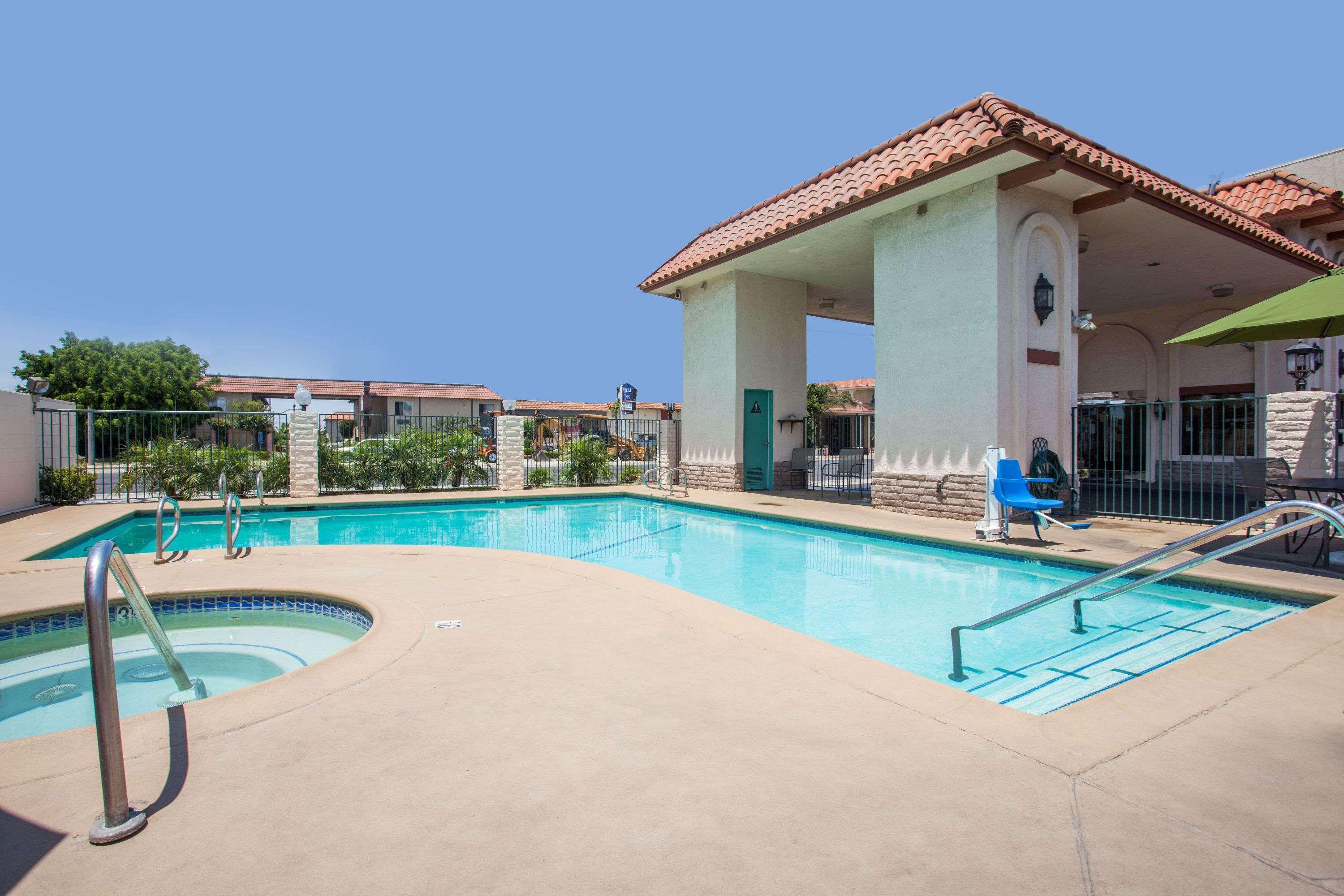 Days Inn By Wyndham Anaheim Near The Park Dış mekan fotoğraf