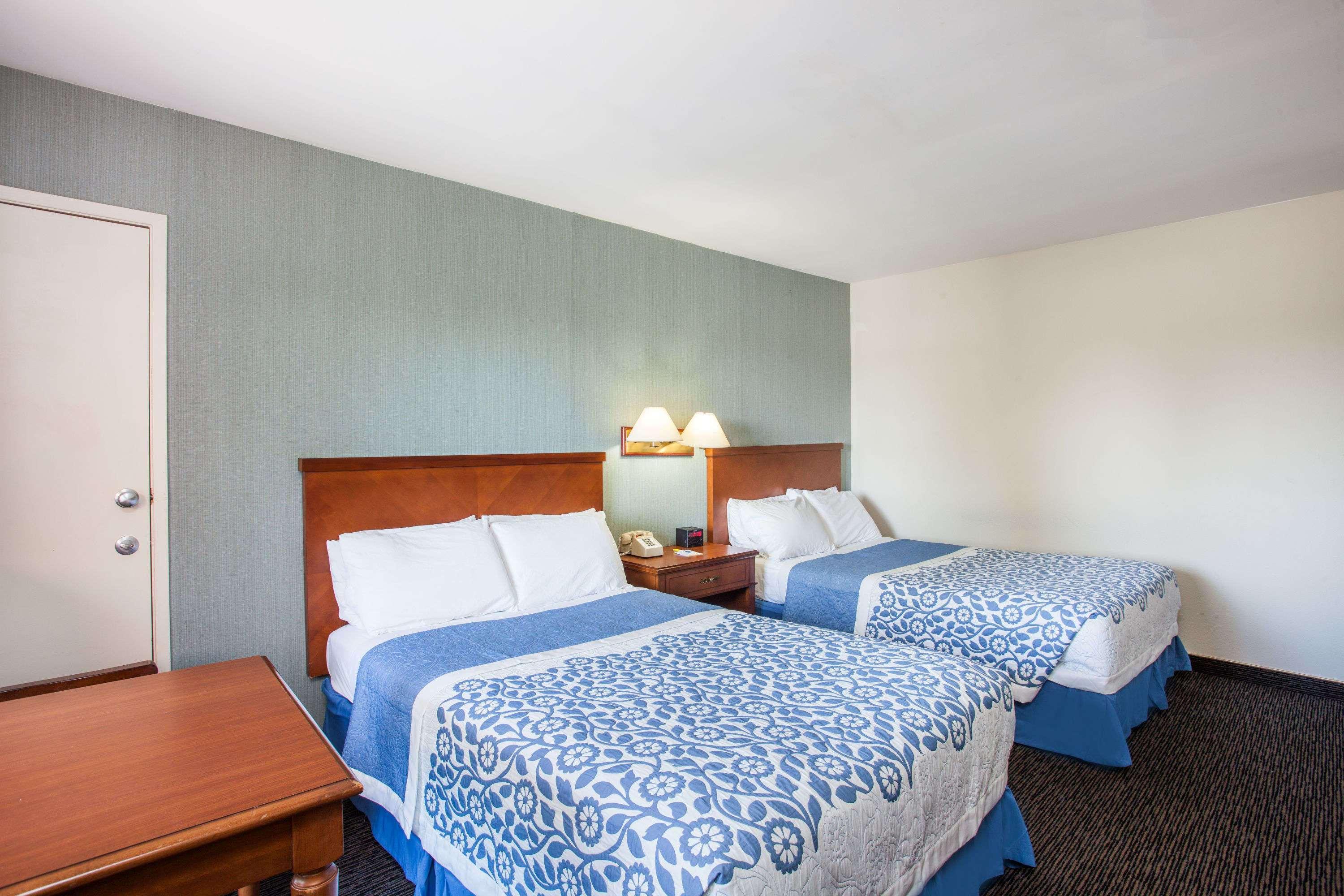 Days Inn By Wyndham Anaheim Near The Park Dış mekan fotoğraf