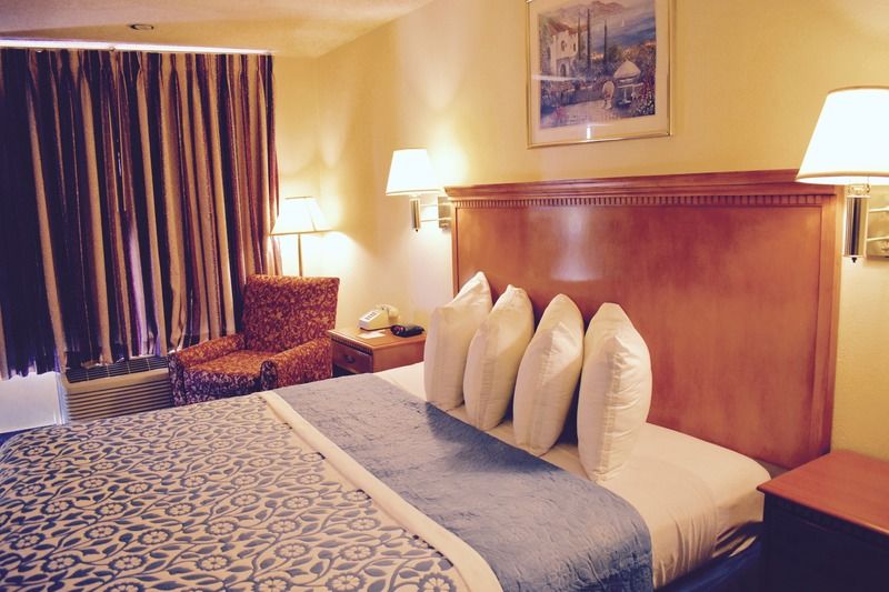 Days Inn By Wyndham Anaheim Near The Park Dış mekan fotoğraf