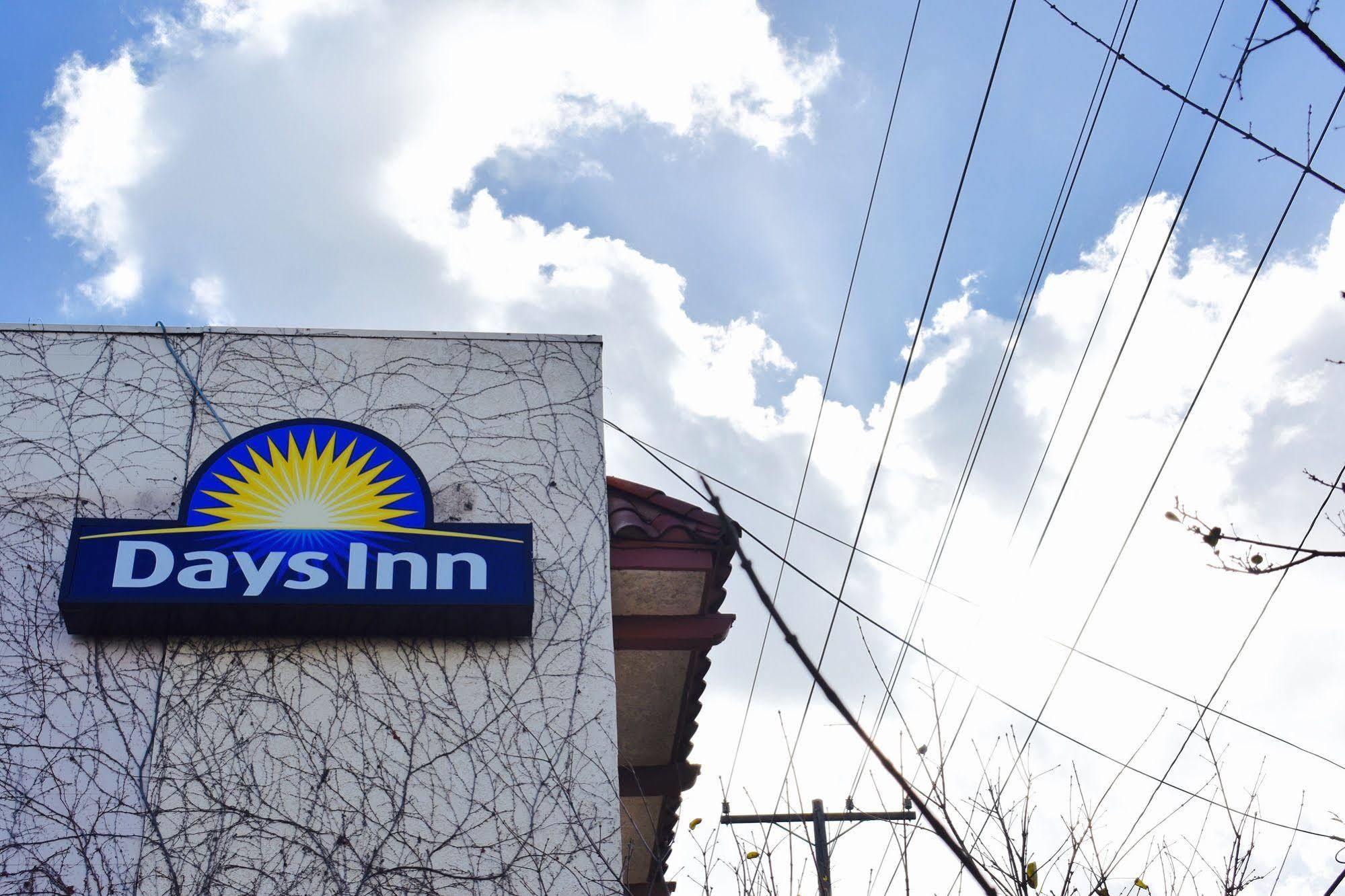 Days Inn By Wyndham Anaheim Near The Park Dış mekan fotoğraf