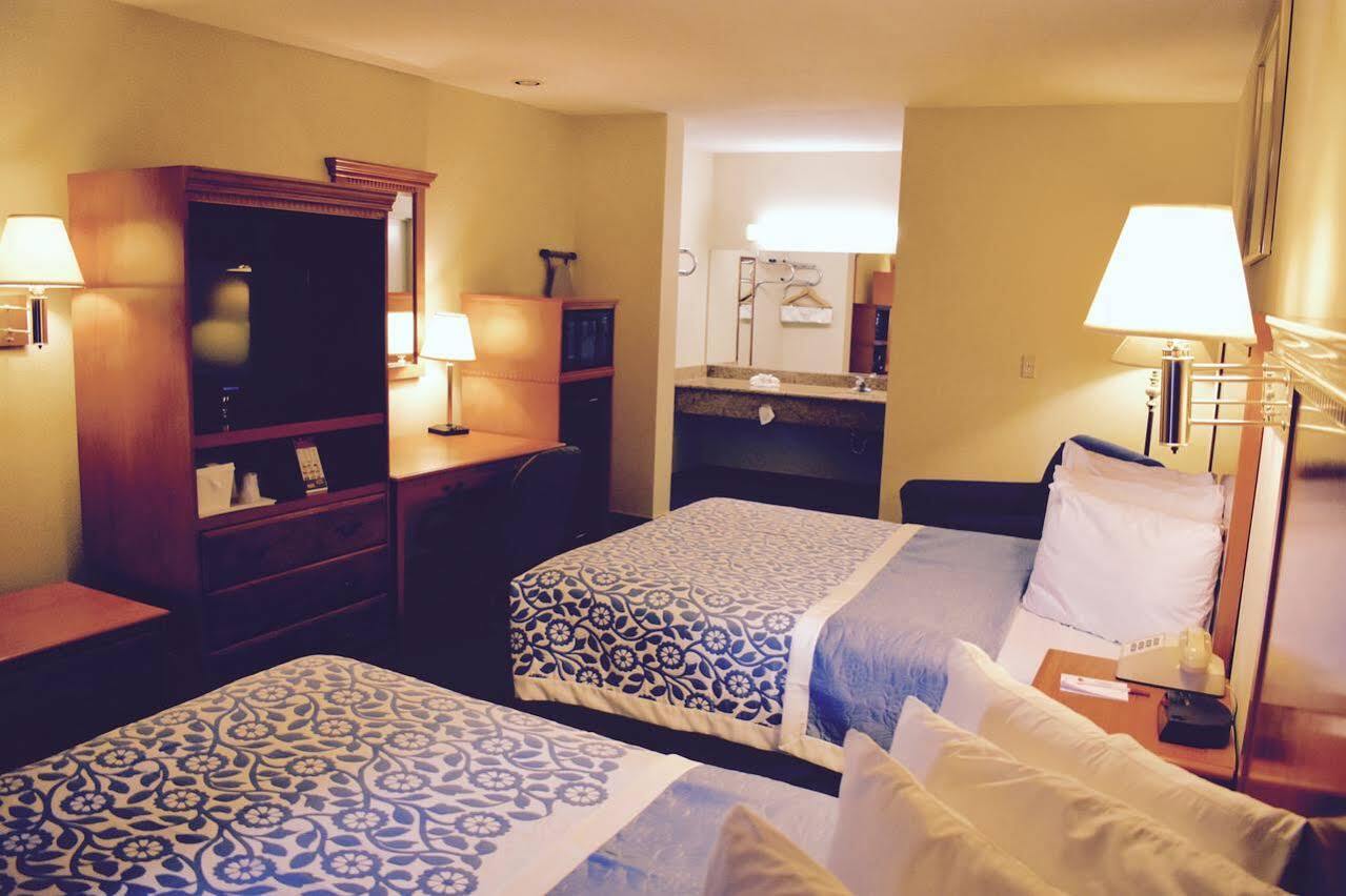 Days Inn By Wyndham Anaheim Near The Park Dış mekan fotoğraf
